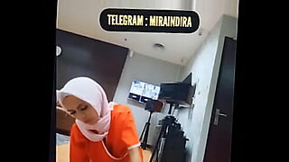 download video bokep cewek abg sma berjilbab memek mulus di kocok pake jari lalu ngentot