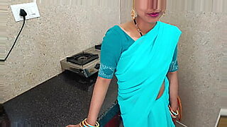 teen-bkack-solo-dildo