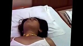 indian aunty fucked by young boy when husband went outside