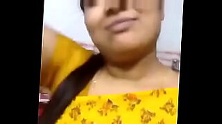 yr village old aunty saree blouse boob sex videos