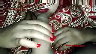 mallu-auntys-bathing
