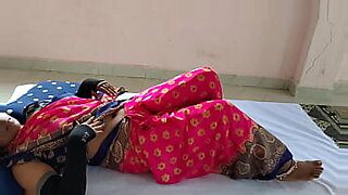 devar-bhabhi-bed-room