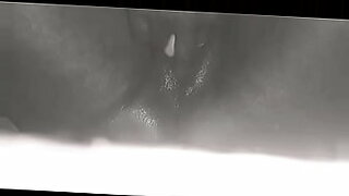 finger-her-video-call
