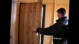 girl-gets-railed-by-delivery-man