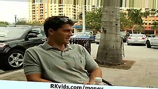 کیر-کردن-خاله-در-آشپزخانه