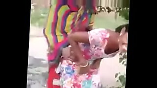 aunty-girl-showing-indian-girl