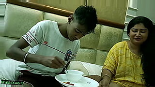 မြန်မာ-ခရမ်းသီး-xnxx
