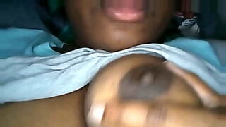 telugu aunty boob nipple expose in village