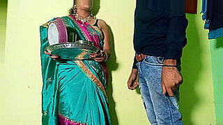 soti-rahi-ladki-ka-chut-video