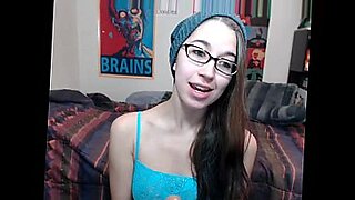 slut sweetariaa flashing boobs on live webcam find6 xyz