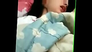 phim sex choi ca hai chi em dang ngu 1