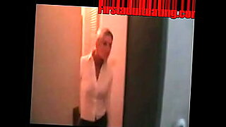 spar-lady-caught-on-camera-in-toilet