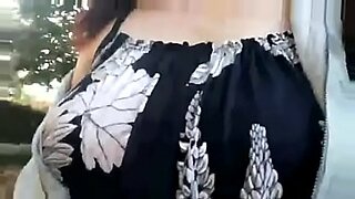 moti ko jins khol sex videos dikhai