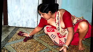 mallu-maid-see-dick-of-son