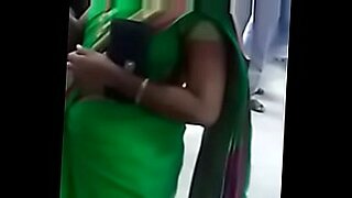 bangalore nude aunty red saree stripping 45yr village old aunty saree blouse boob sex videos