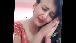 desi aunty hindi bathing audio