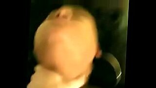 boobs-pressing-eat