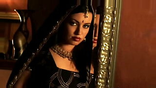 desi-girl-show-ashoke