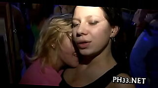 lesbian-in-club