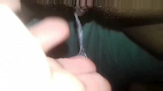 clit-rubbing-to-squirt