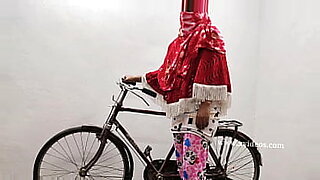 chinese-girlfriend-riding