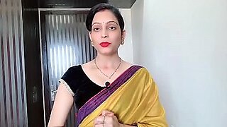 indian housdwife do saree up and do sex and removing saree