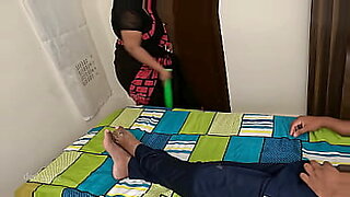 teen-girl-show-pussy