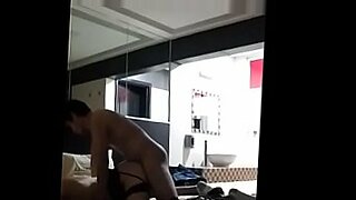 girl gets locked out of her apartment naked