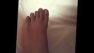 arabic-step-mom-worship-feet