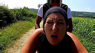 skinny cute black girl anal fucks naked in a small park