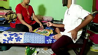 lover-caught-in-jangal