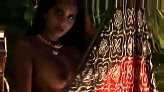 teen-girl-show-pussy
