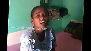 viral-indian-pink-girl-fingarin
