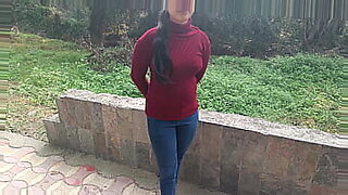 teen-girl-show-pussy