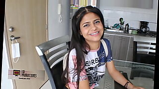 linda-colegiala-sin-bragas