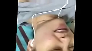 download video bokep cewek abg sma berjilbab memek mulus di kocok pake jari lalu ngentot