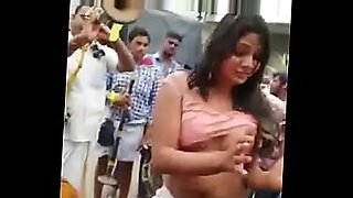 ladki ki chut me se pani nikalte hue ladki ki chut me se pani nikalta land dalta video