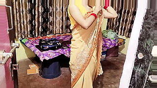 ಇಂಡಿಯನ್-ಮದರ್-ಅಂಡ್-ಸನ್