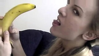 banana-inserting