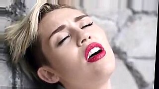 Miley Cyrus wrecking Ball porn video