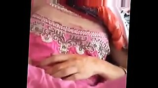 نئی-سیلز-ڈوننے-والی-سیکسی-ویڈیو