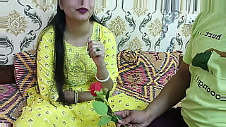 bhabhi-boobs-forcely-pressing