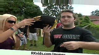 sex-mom-dady-is-away