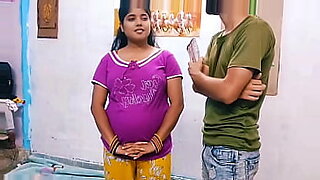 မွေနစ်လက်ဆောင်လိုးကာ
