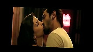 cute girl kiss for guy lun