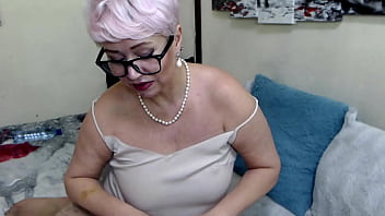 busty babe conny fingering her pink twat