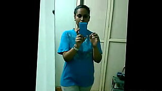 girl-changing-clothe