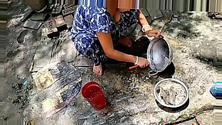 jashmii pink hair cooking in kitchn