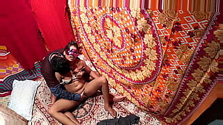 indian saree girl oil massage