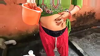 desi-village-indian-aunty-saree-show